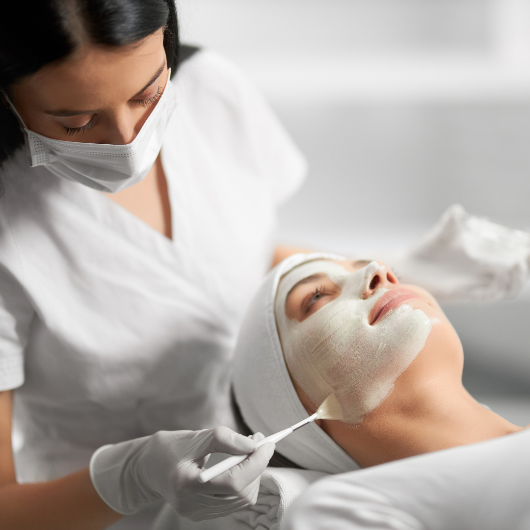 Profesionali kosmetika salonams: kaip pasirinkti ir kodėl tai svarbu?